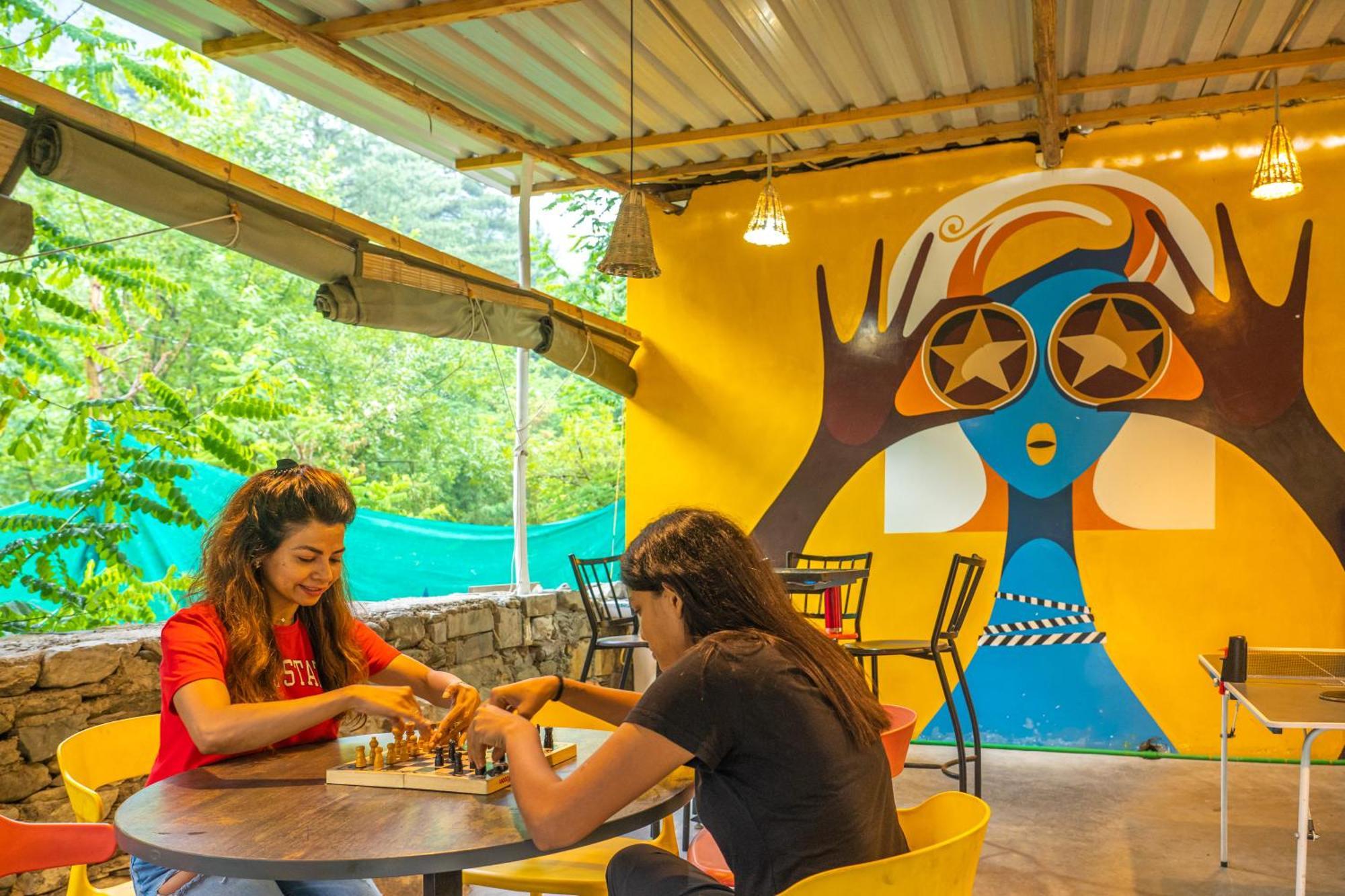 Whoopers Boutique Resort Jibhi Ngoại thất bức ảnh
