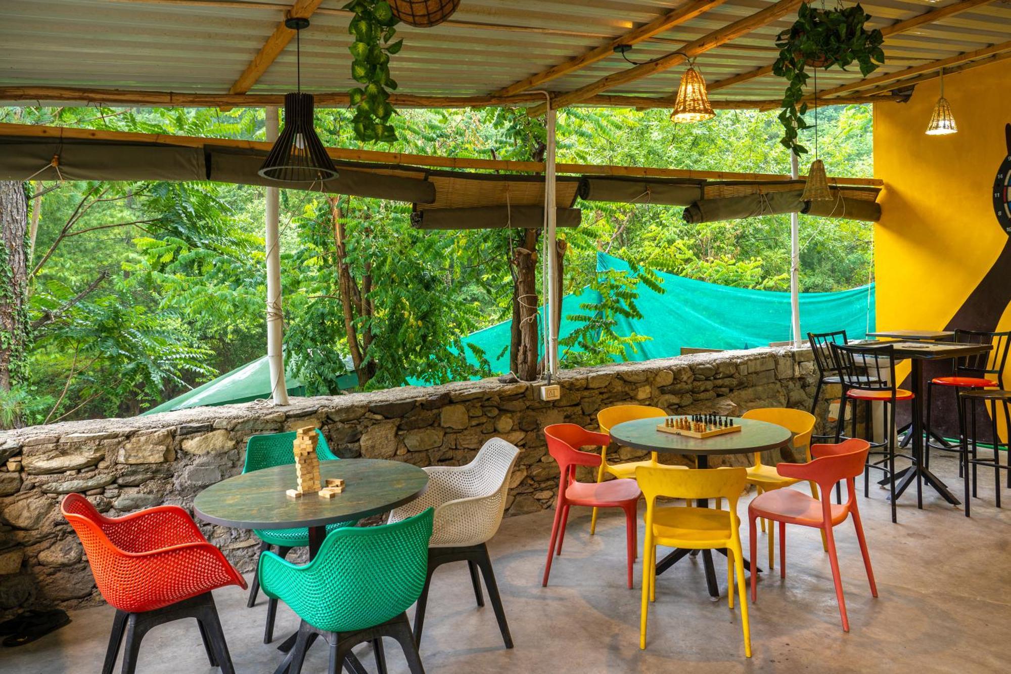 Whoopers Boutique Resort Jibhi Ngoại thất bức ảnh
