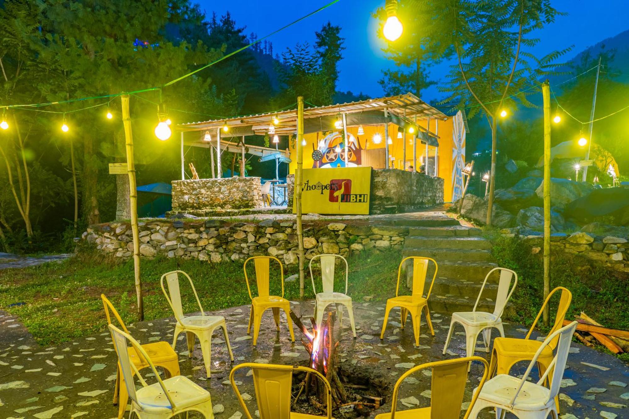 Whoopers Boutique Resort Jibhi Ngoại thất bức ảnh