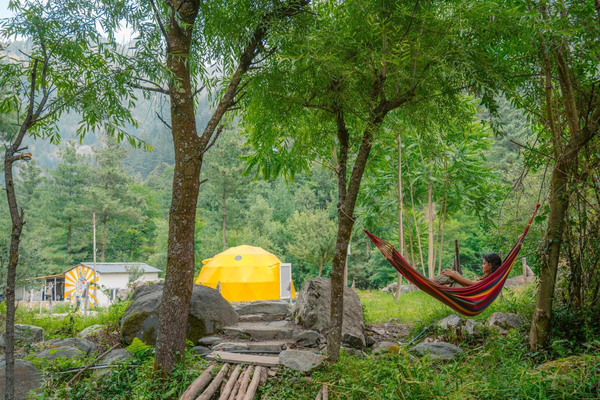 Whoopers Boutique Resort Jibhi Ngoại thất bức ảnh