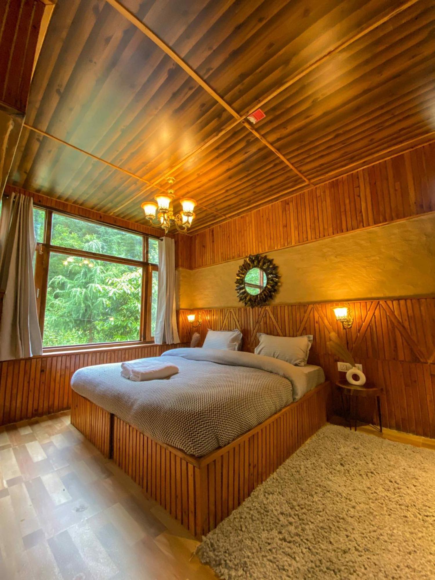 Whoopers Boutique Resort Jibhi Ngoại thất bức ảnh