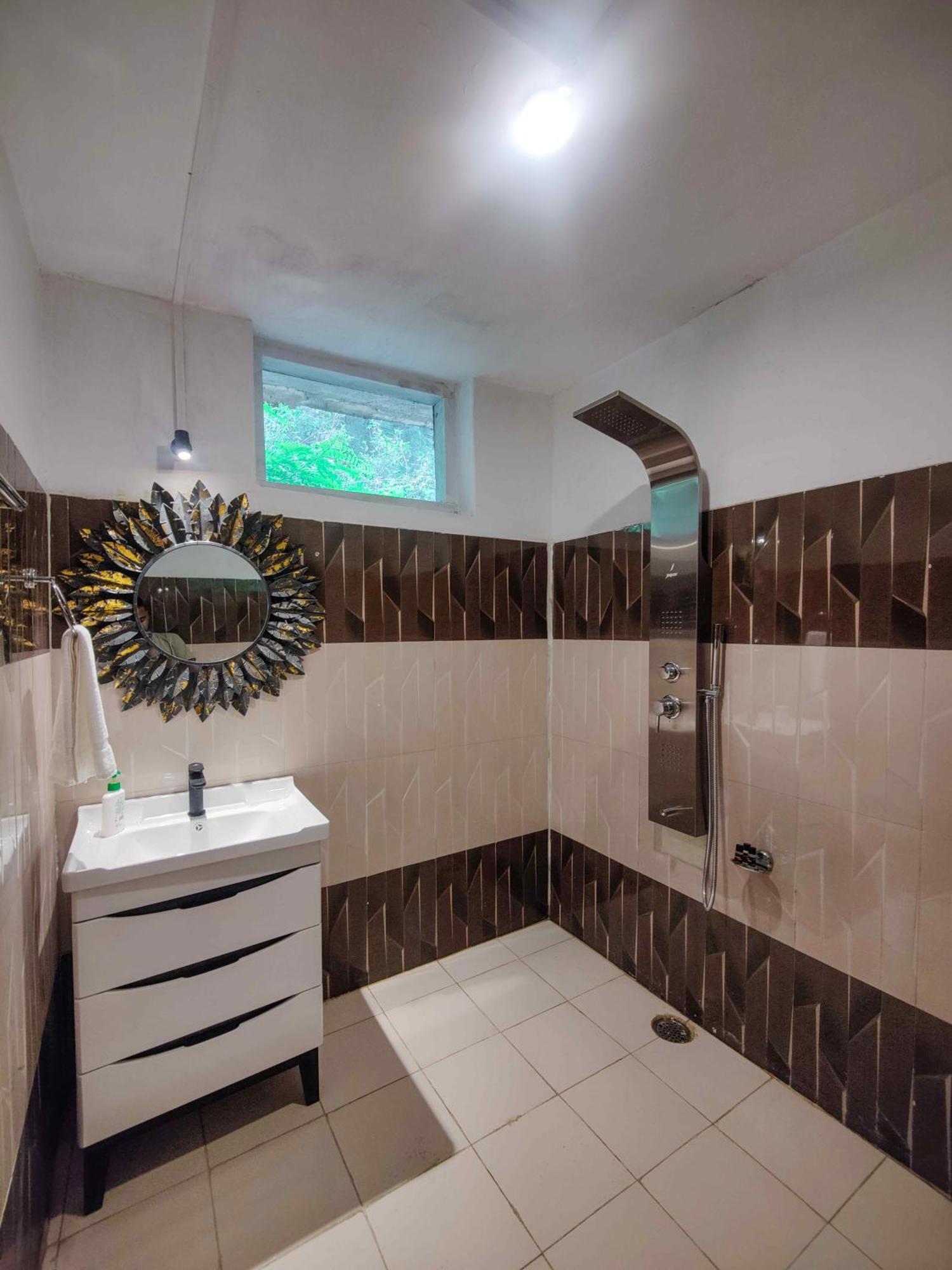 Whoopers Boutique Resort Jibhi Ngoại thất bức ảnh